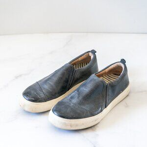 Taos Twin Gore Lux Slip On Sneaker Size 7